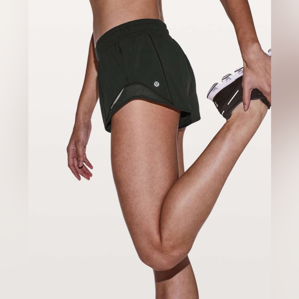 Lululemon Hotty Hot Shorts 2.5”